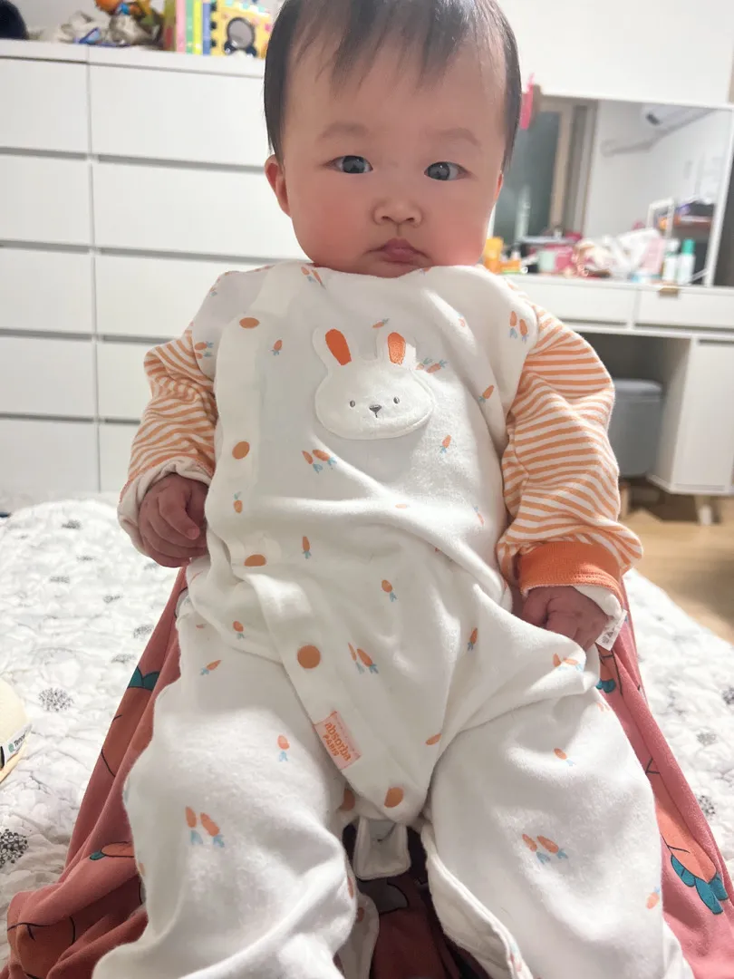 서있는걸 좋아하는아가