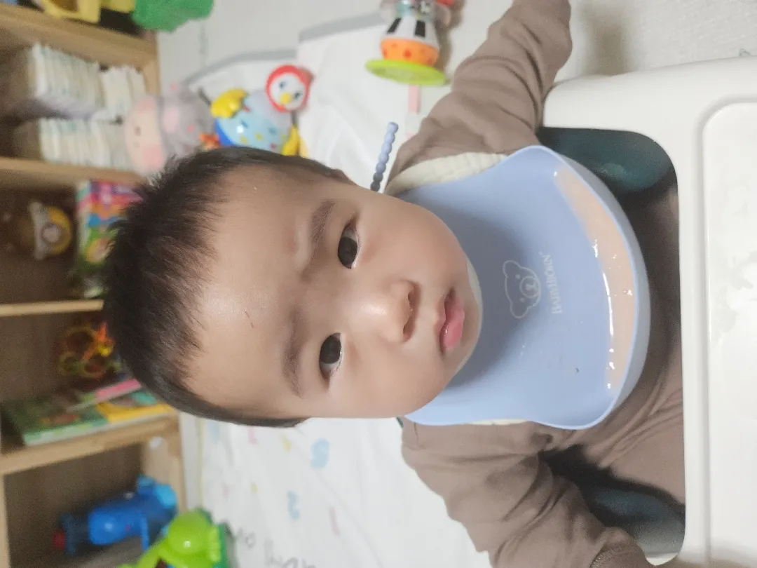 이제 이유식을 조금 적응한것 같아용