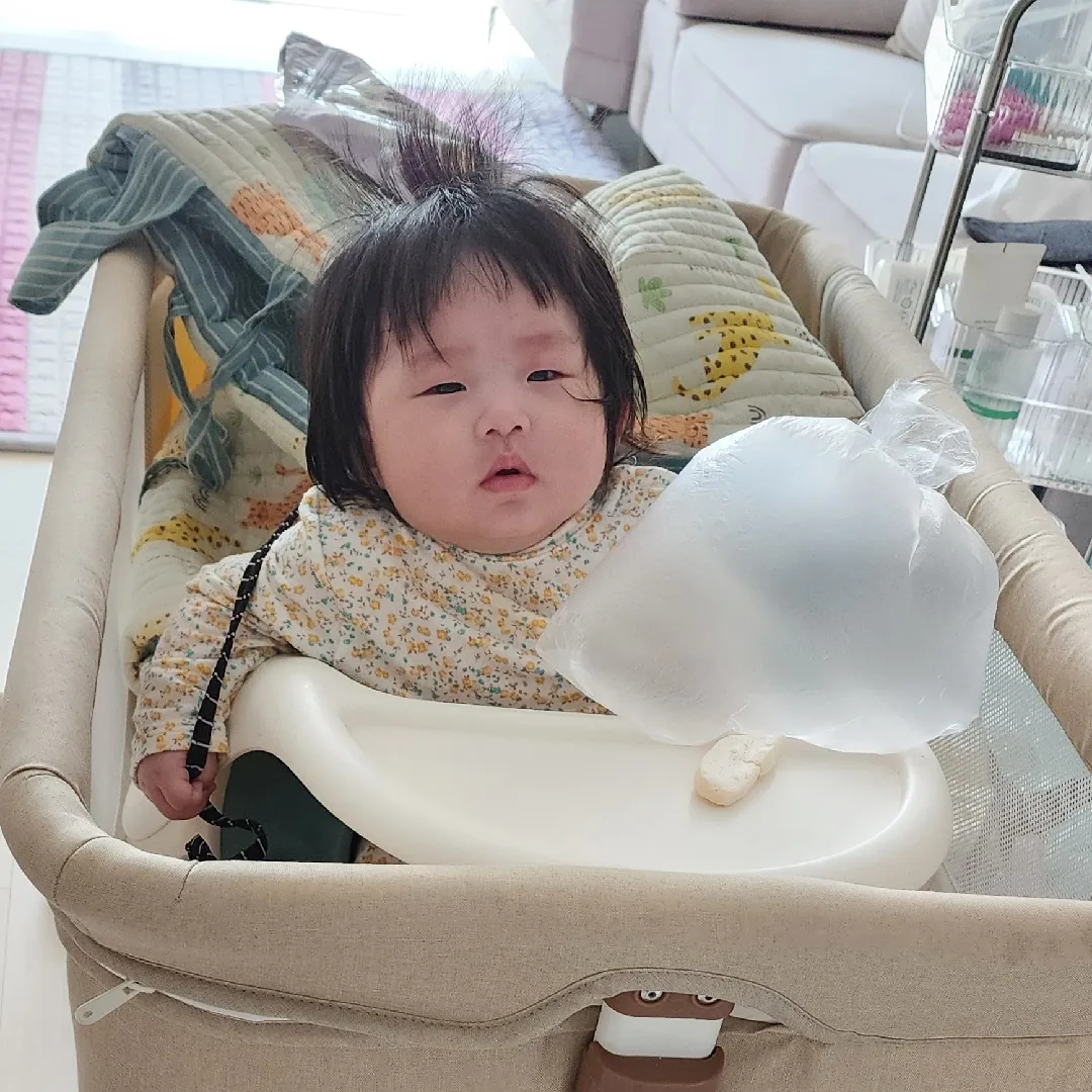앞머리 자르니까 완전 맹순맹순해요 ㅋㅋㅋ