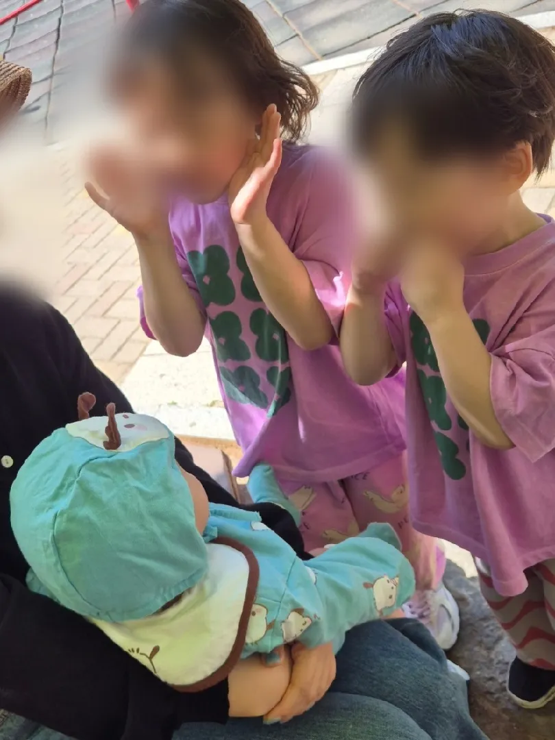 놀이터에서 5시간을 놀다왔네요ㅜㅜ