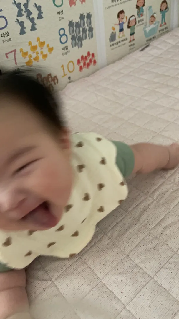 혀 내밀어요