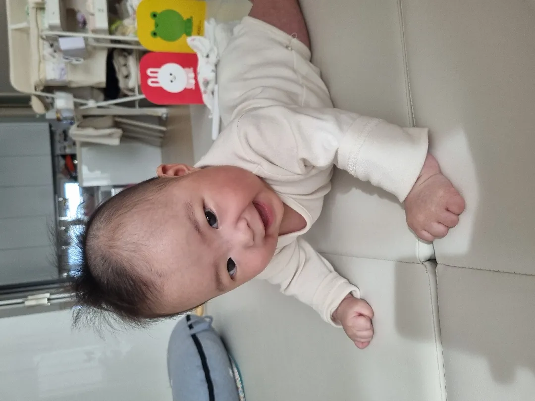 낯가림 시작한 아이 있나요??