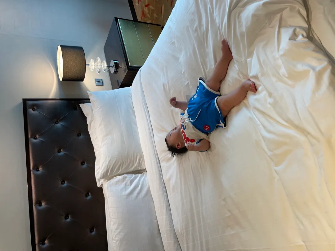 손으로 혼자 먹는 건 어떻게 연습시켜야 할까요?