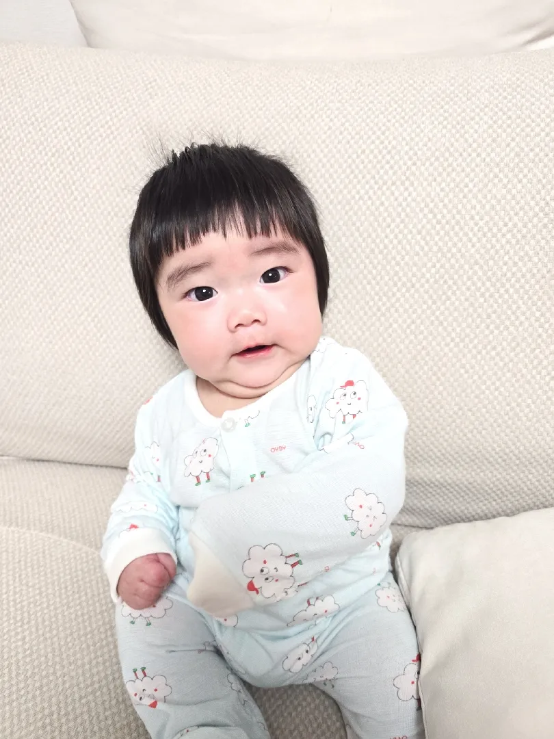 앞머리가 눈에 찔려 잘라줬어요!