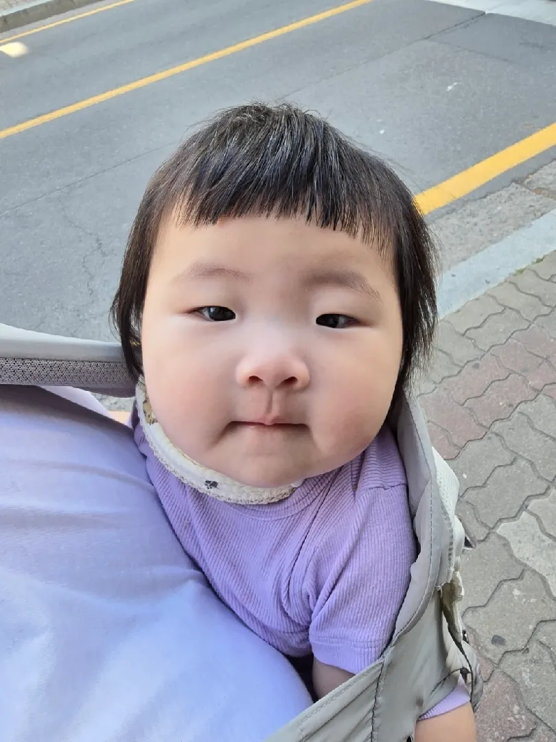 앞머리 잘랐어유