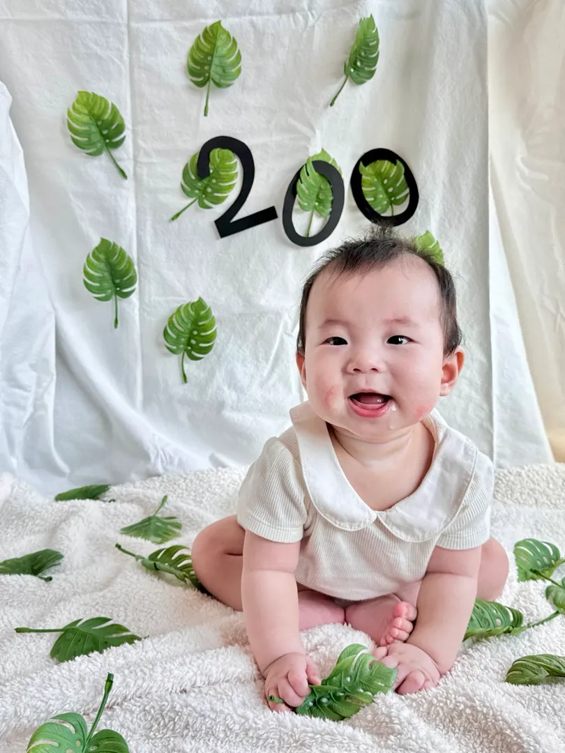 셀프 200일 기념사진 💚
