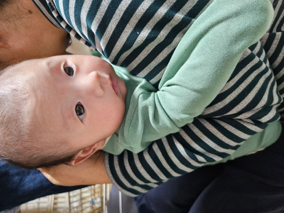 1월 1일 새해인 오늘 시부모님이 처음으로 가온이 안아보셨네유 😊