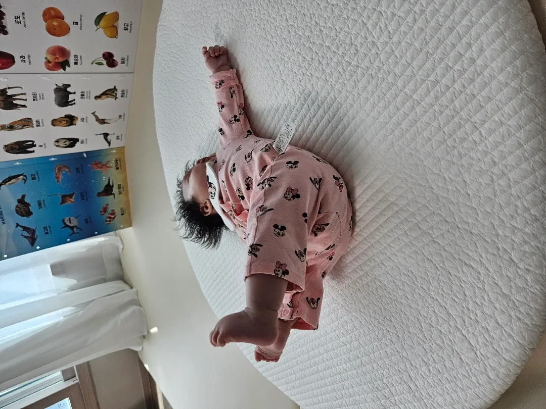 다리를 번쩍번쩍 들어요