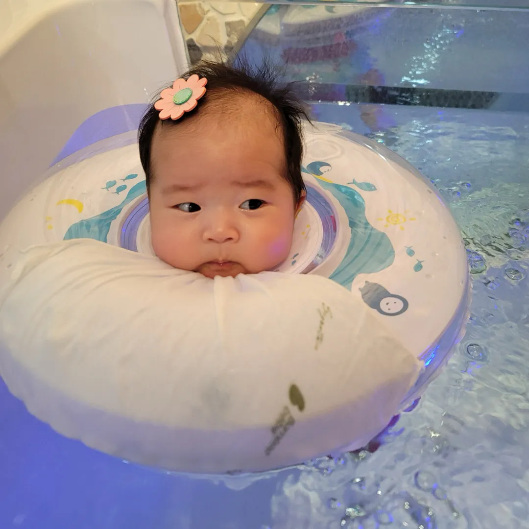 첫 아기 수영장다녀왔어요!! 