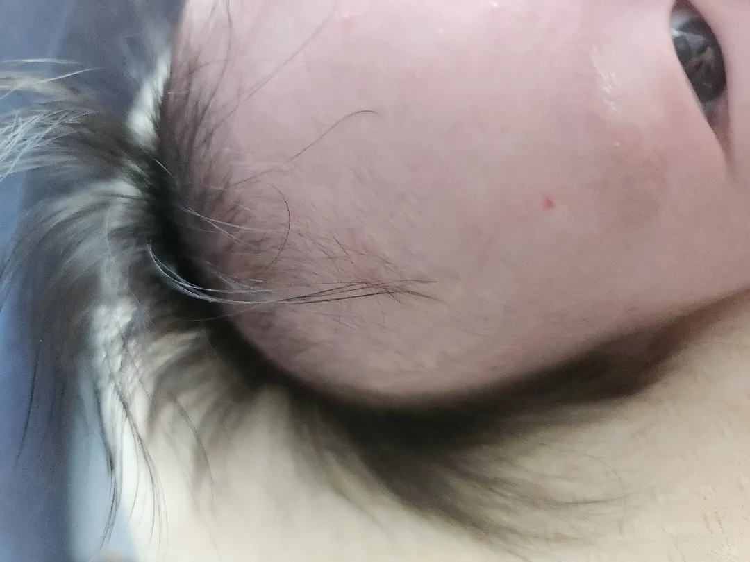빨간 점?