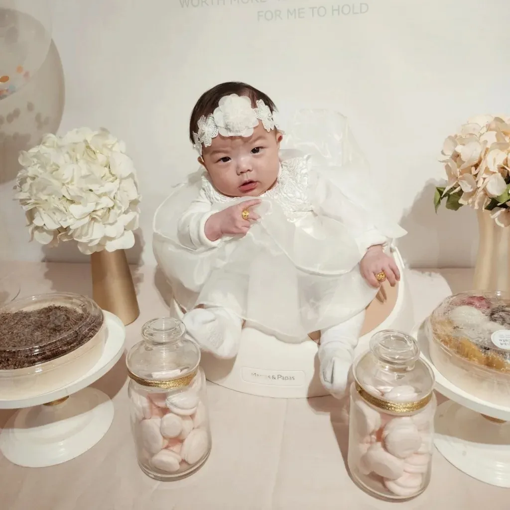 우리딸 오늘 100일 됬어용