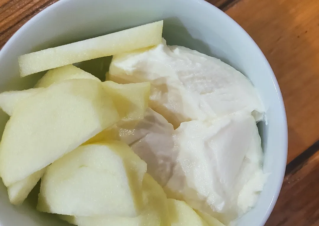 그릭요거트+사과 짱이네요..