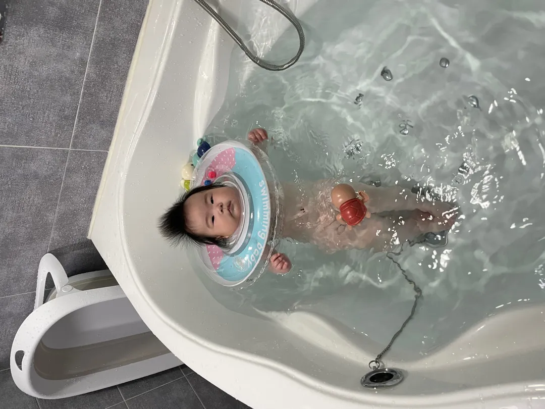 처음 물놀이 했어요 ㅋㅋ