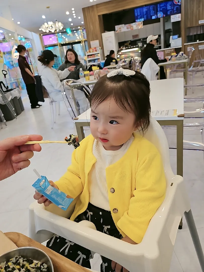 꼬집고 때리는아이..