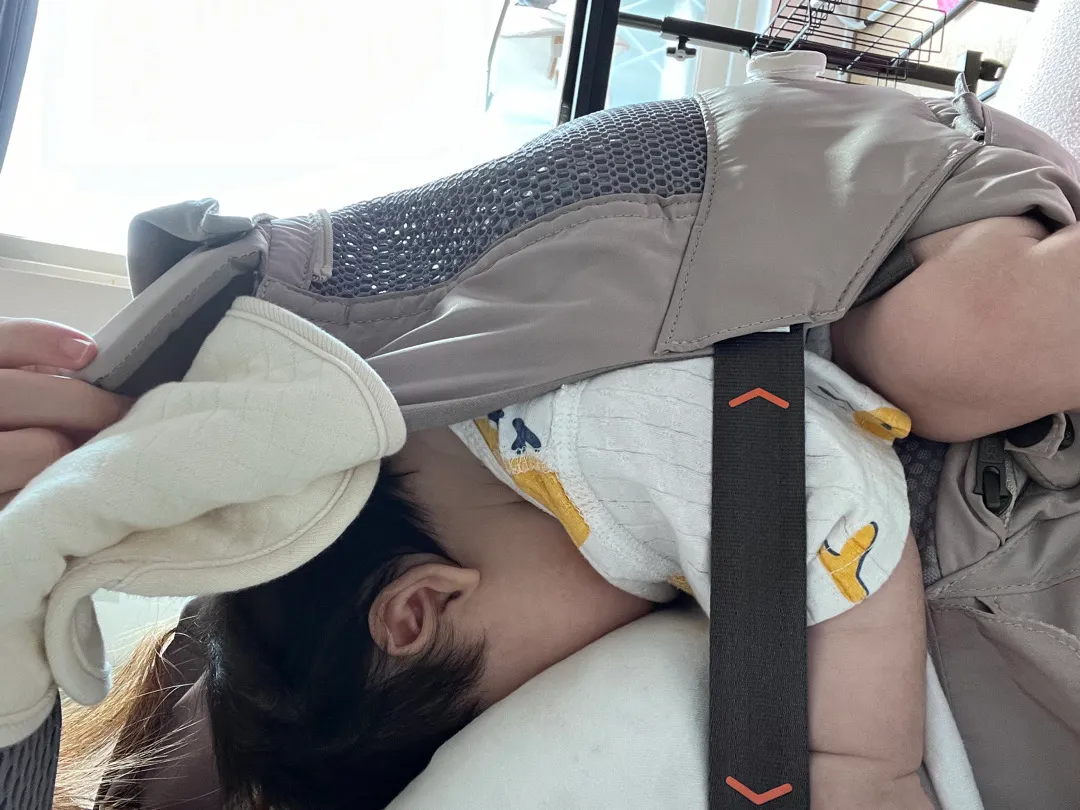 아기 낮잠 자는 자세 봐주세요
