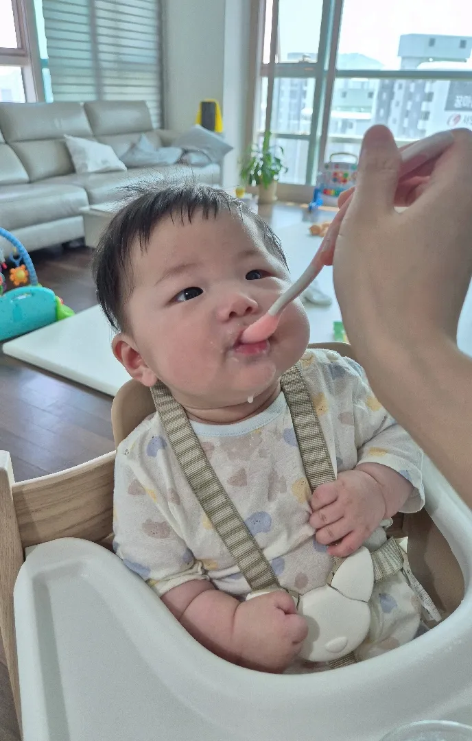 첫이유식 옴뇸뇸
